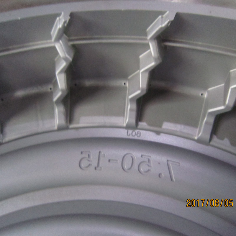 7.50-15 노펑크 타이어 mold